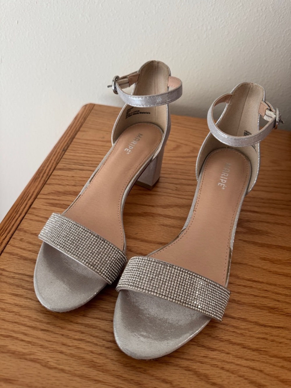 Women’s Maripe Silver Ankle-Strap Block Heel with a Rhinestone Band Size US 7 ✨